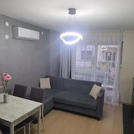 Apartmán With Semi Olympic Size Pool *