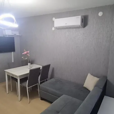 Apartmán With Semi Olympic Size Pool